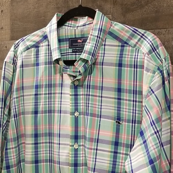 Vineyard Vines Other - Vineyard Vines slim-fit plaid button down, XL